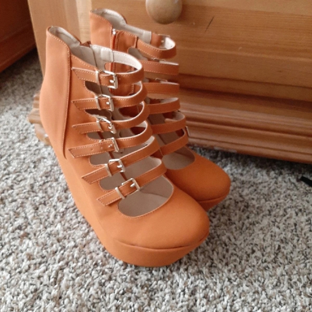 Tan wedges